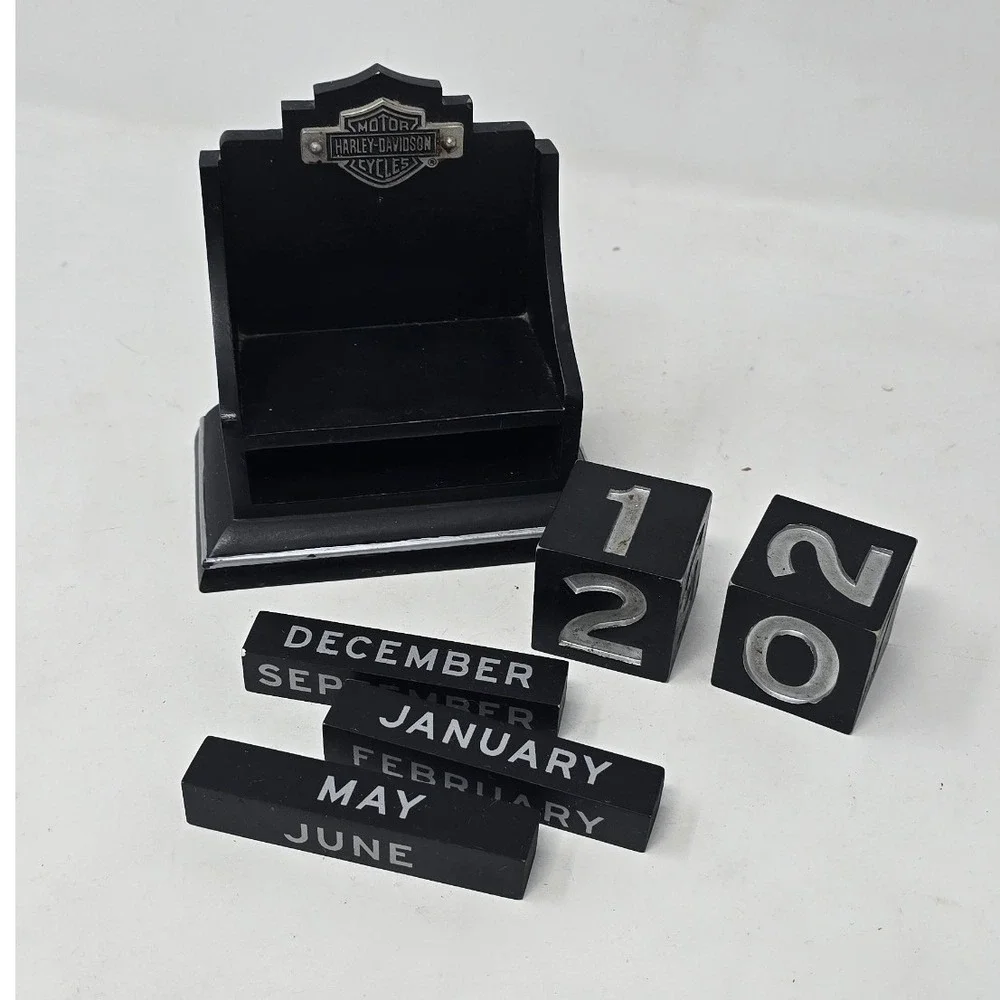 Vtg Harley Davidson perpetual desk calendar Hallmark 2003 Bar Shield Logo